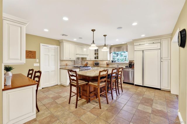 301 Bear Ridge Road, Pleasantville, NY 10570