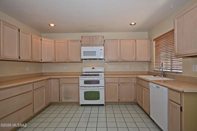 7330 W Beryllium Lane, Tucson, AZ 85743