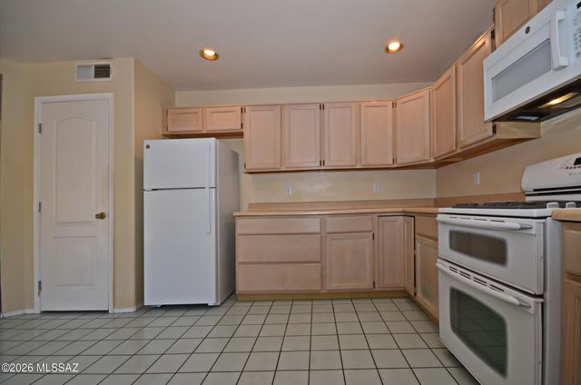 7330 W Beryllium Lane, Tucson, AZ 85743