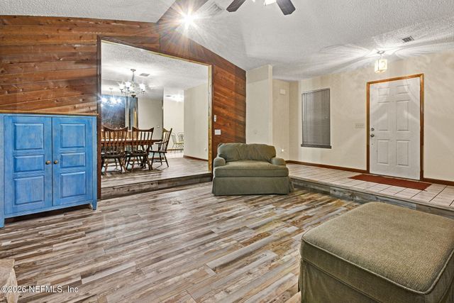 1305 LAKE ASBURY Drive, Green Cove Springs, FL 32043