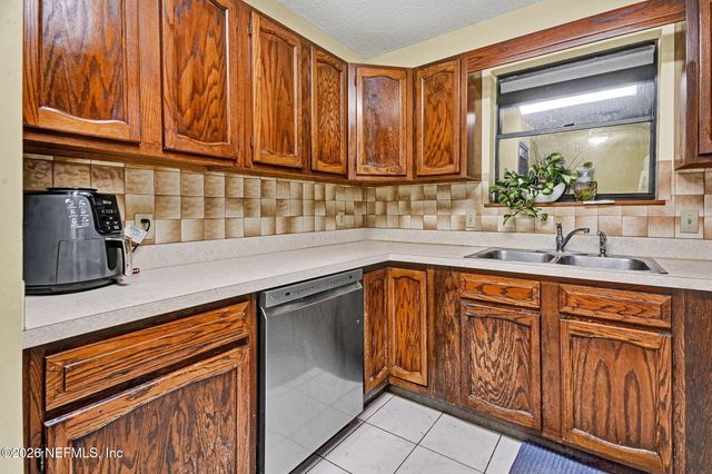 1305 LAKE ASBURY Drive, Green Cove Springs, FL 32043