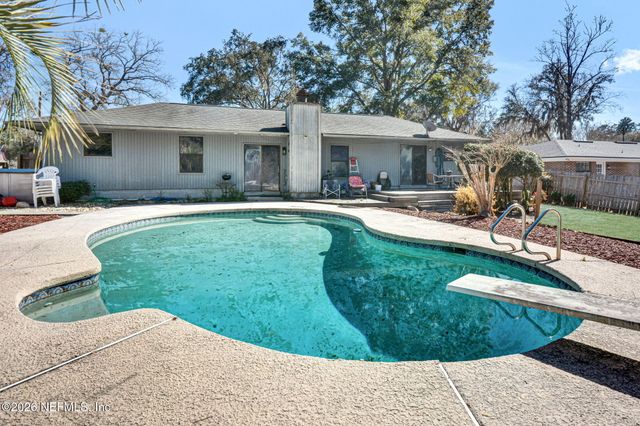 1305 LAKE ASBURY Drive, Green Cove Springs, FL 32043