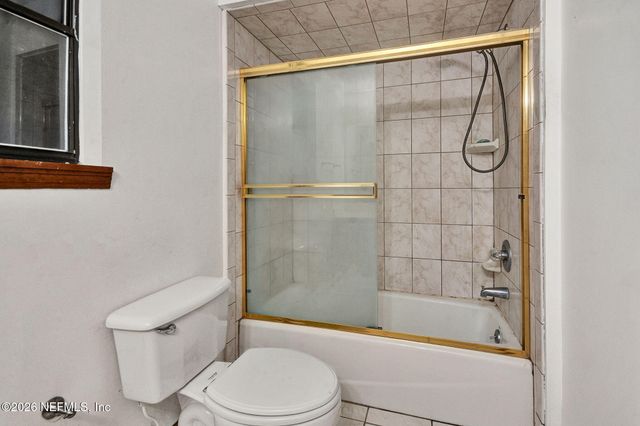 1305 LAKE ASBURY Drive, Green Cove Springs, FL 32043