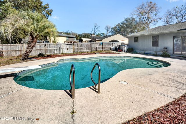 1305 LAKE ASBURY Drive, Green Cove Springs, FL 32043