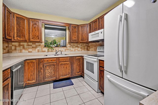 1305 LAKE ASBURY Drive, Green Cove Springs, FL 32043