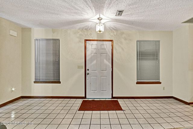 1305 LAKE ASBURY Drive, Green Cove Springs, FL 32043