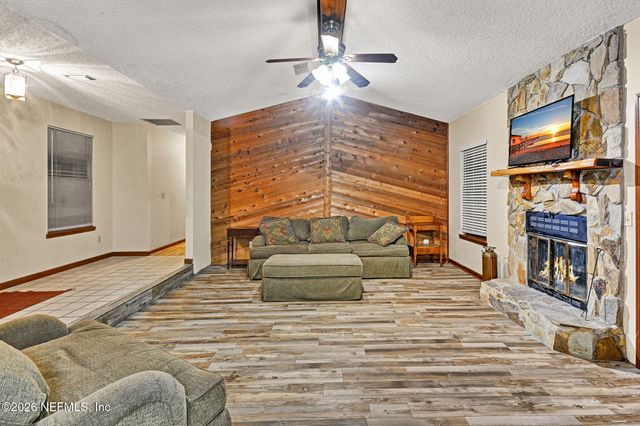 1305 LAKE ASBURY Drive, Green Cove Springs, FL 32043