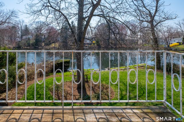 56 lakeview Drive, Stamford, CT 06905