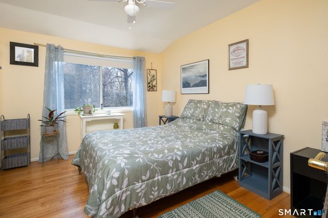 56 lakeview Drive, Stamford, CT 06905
