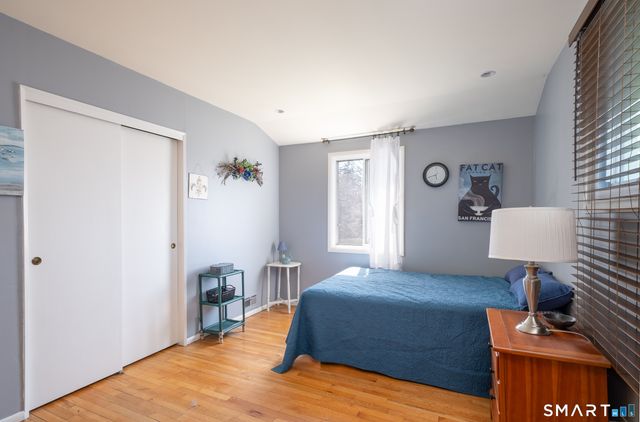 56 lakeview Drive, Stamford, CT 06905