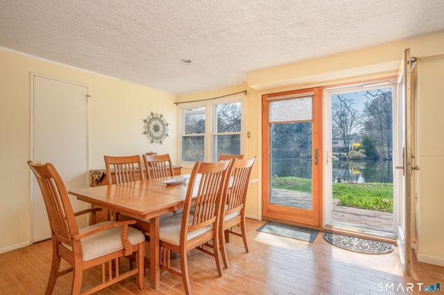 56 lakeview Drive, Stamford, CT 06905