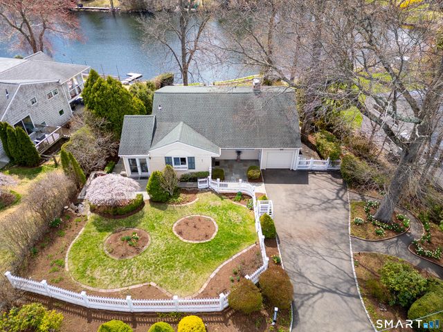 56 lakeview Drive, Stamford, CT 06905
