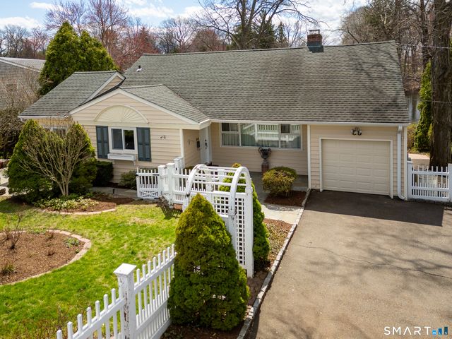 56 lakeview Drive, Stamford, CT 06905