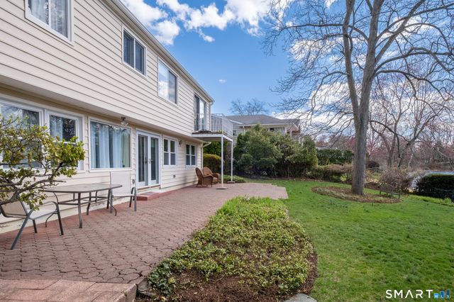 56 lakeview Drive, Stamford, CT 06905