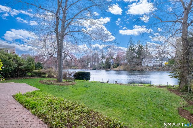 56 lakeview Drive, Stamford, CT 06905