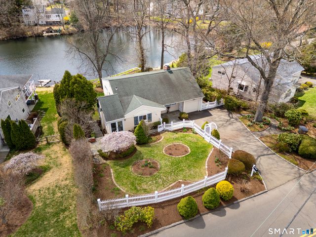 56 lakeview Drive, Stamford, CT 06905