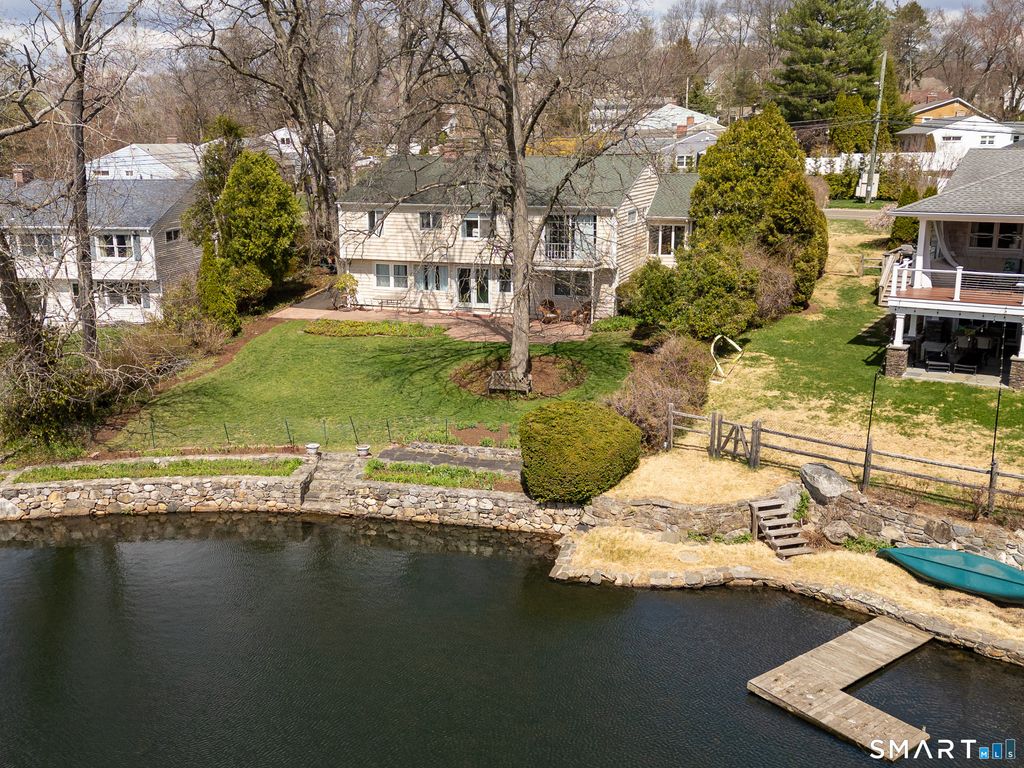 56 lakeview Drive, Stamford, CT 06905