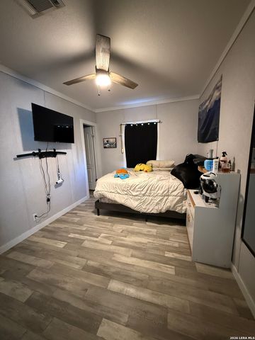 718 Duncan, Carrizo Springs, TX 78834