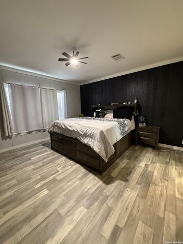 718 Duncan, Carrizo Springs, TX 78834