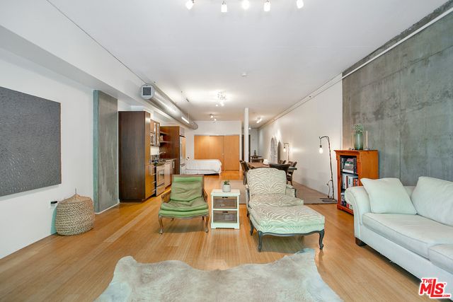 1111 S GRAND Avenue 506, Los Angeles, CA 90015