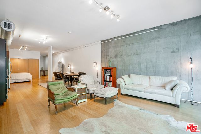 1111 S GRAND Avenue 506, Los Angeles, CA 90015