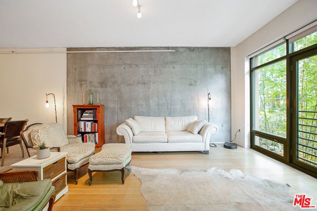 1111 S GRAND Avenue 506, Los Angeles, CA 90015