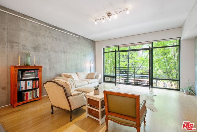 1111 S GRAND Avenue 506, Los Angeles, CA 90015