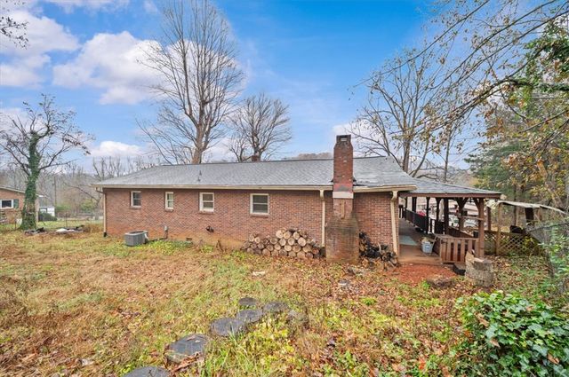 108 Linda Lane, Marietta, SC 29661