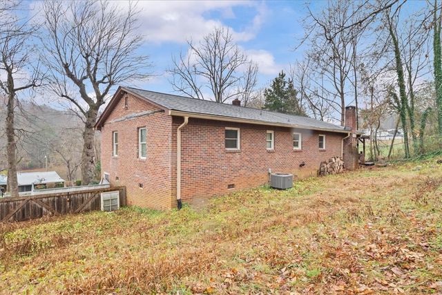 108 Linda Lane, Marietta, SC 29661