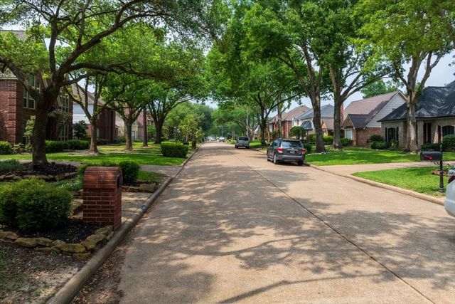 1402 Sherfield Ridge Drive, Katy, TX 77450