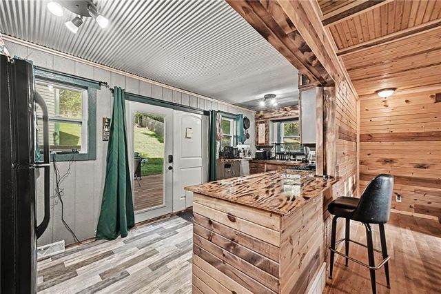 502 Dundee Road, Smithville, MO 64089