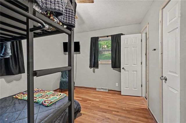 502 Dundee Road, Smithville, MO 64089