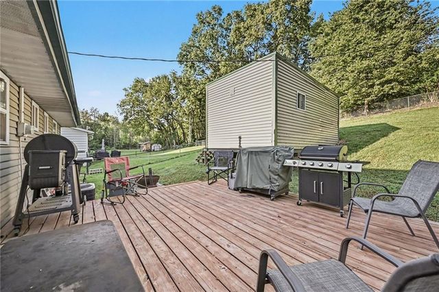 502 Dundee Road, Smithville, MO 64089