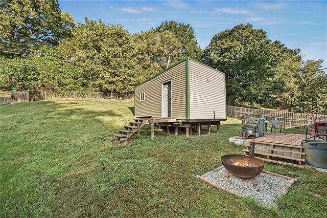 502 Dundee Road, Smithville, MO 64089