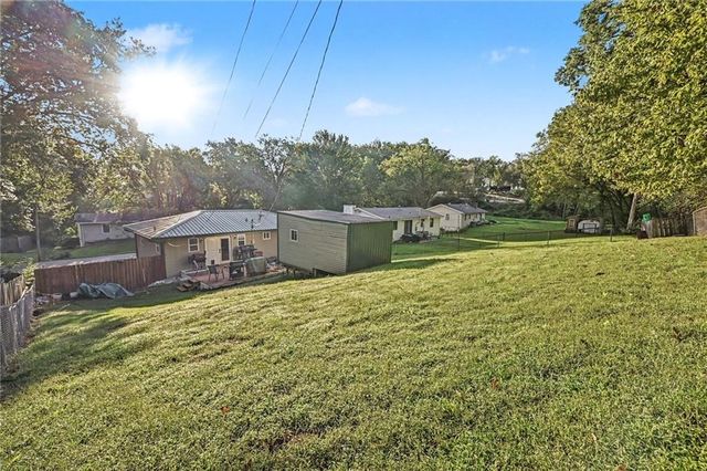 502 Dundee Road, Smithville, MO 64089
