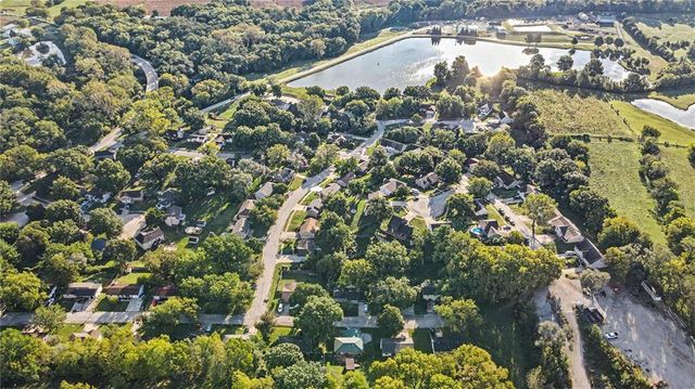 502 Dundee Road, Smithville, MO 64089
