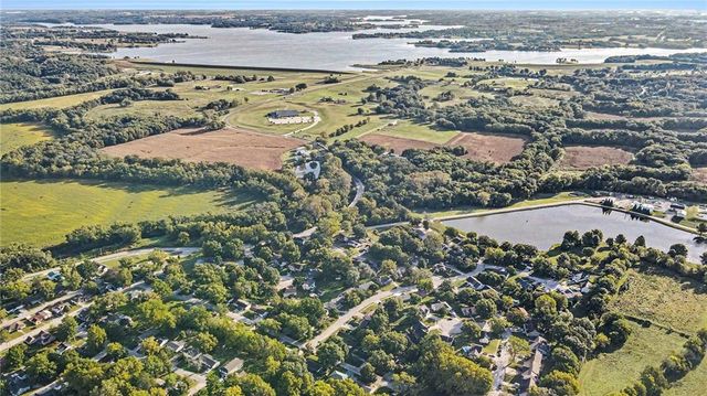 502 Dundee Road, Smithville, MO 64089