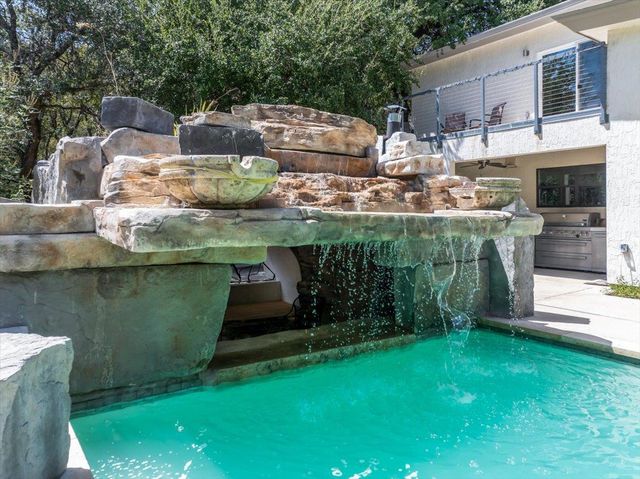 207 Rogers Ridge ST, San Marcos, TX 78666