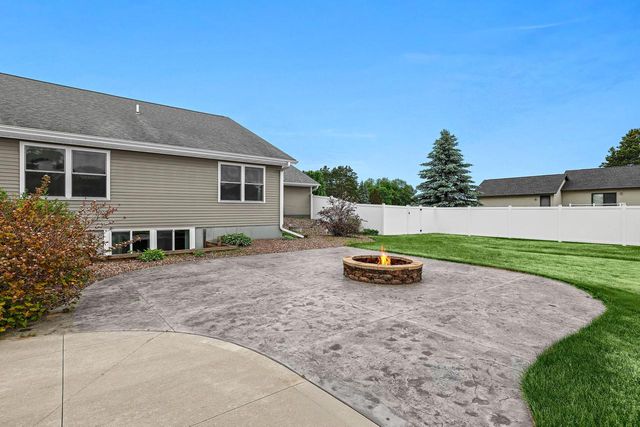 N8480 McWain DRIVE, Holmen, WI 54636