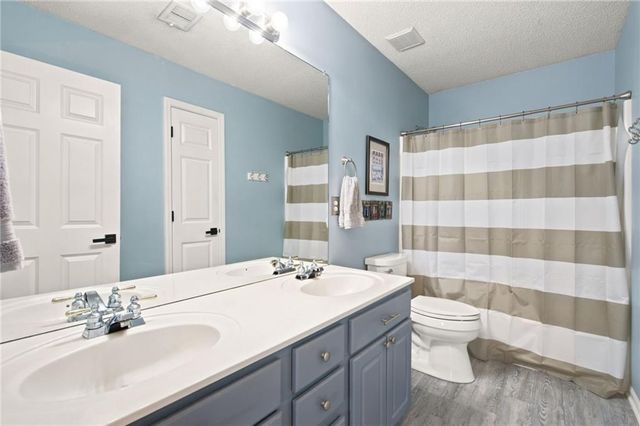 15662 S Blackfeather Street, Olathe, KS 66062