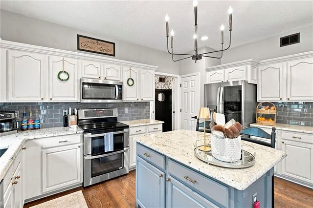 15662 S Blackfeather Street, Olathe, KS 66062