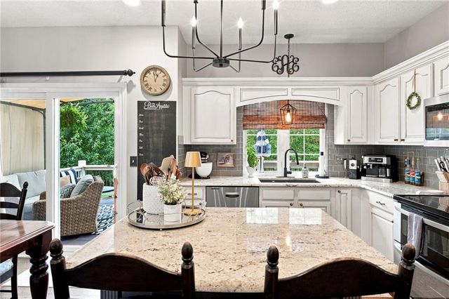 15662 S Blackfeather Street, Olathe, KS 66062