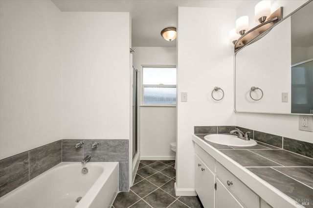 12773 Island Cir, Clearlake Oaks, CA 95423