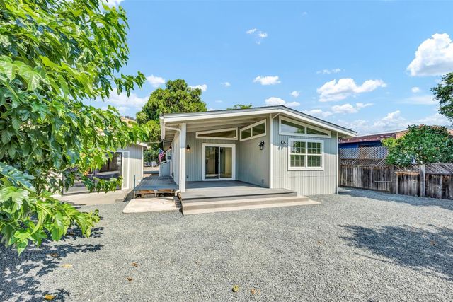 12773 Island Cir, Clearlake Oaks, CA 95423