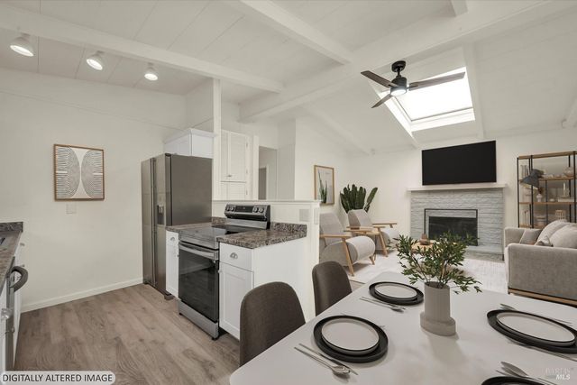 12773 Island Cir, Clearlake Oaks, CA 95423