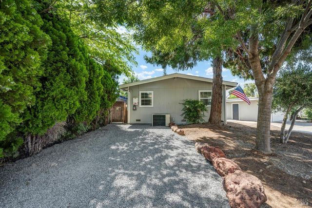 12773 Island Cir, Clearlake Oaks, CA 95423