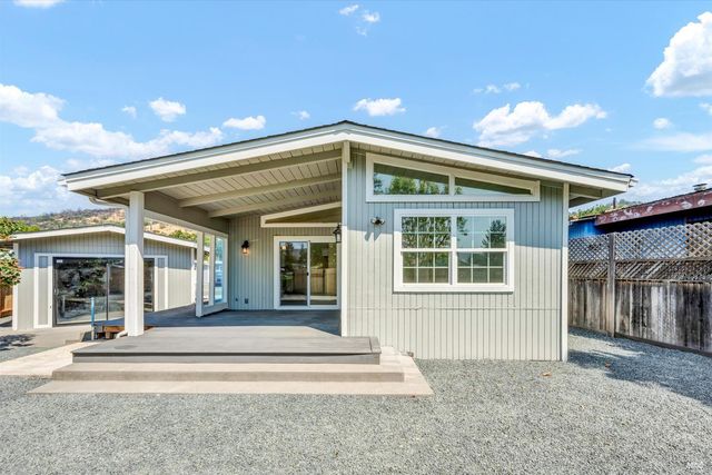 12773 Island Cir, Clearlake Oaks, CA 95423