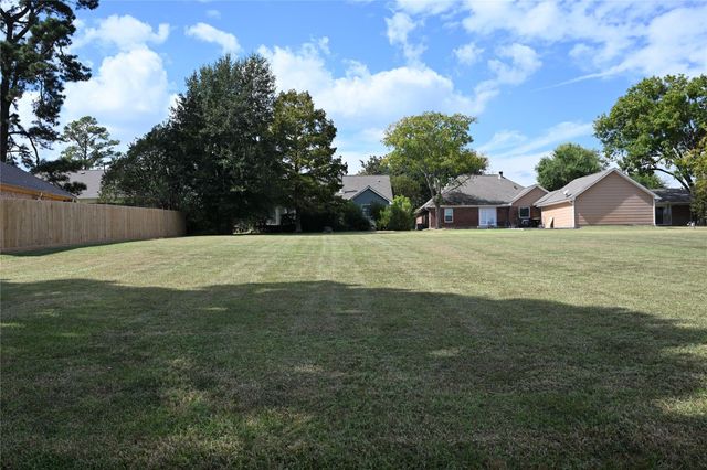 00 East Shore Drive, Willis, TX 77318