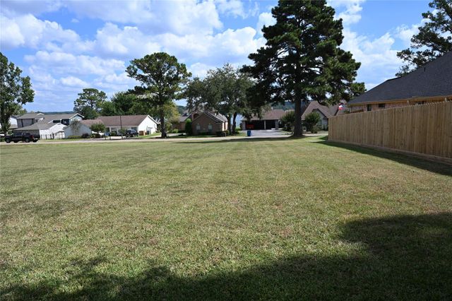 00 East Shore Drive, Willis, TX 77318