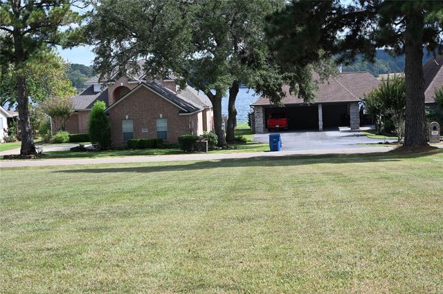 00 East Shore Drive, Willis, TX 77318